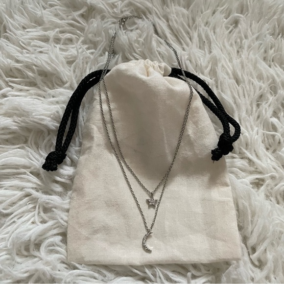 3/$25 Siver Star and Rhinestone Necklace - Picture 1 of 3